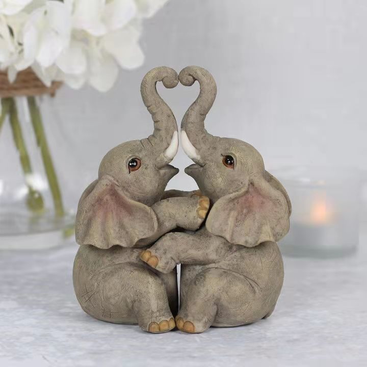 Animal Love Couple Hug Statue Decoration Resin Ornament - Home Decor -  Trend Goods